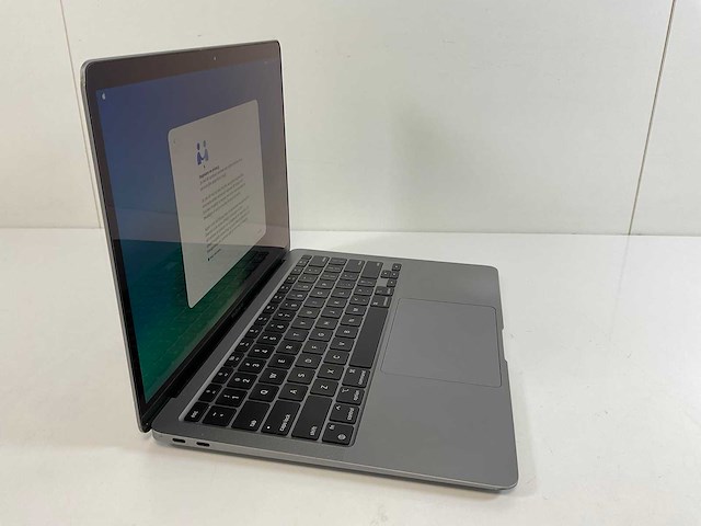 Apple macbook air 13”, apple m1, 8 gb ram, 251 gb nvme laptop - afbeelding 2 van  8
