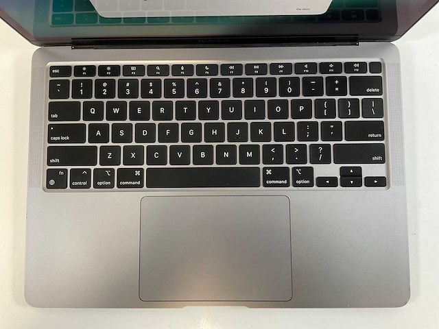 Apple macbook air 13”, apple m1, 8 gb ram, 251 gb nvme laptop - afbeelding 4 van  7