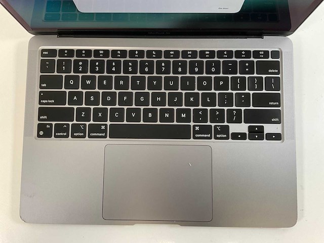 Apple macbook air 13”, apple m1, 8 gb ram, 251 gb nvme laptop - afbeelding 4 van  7