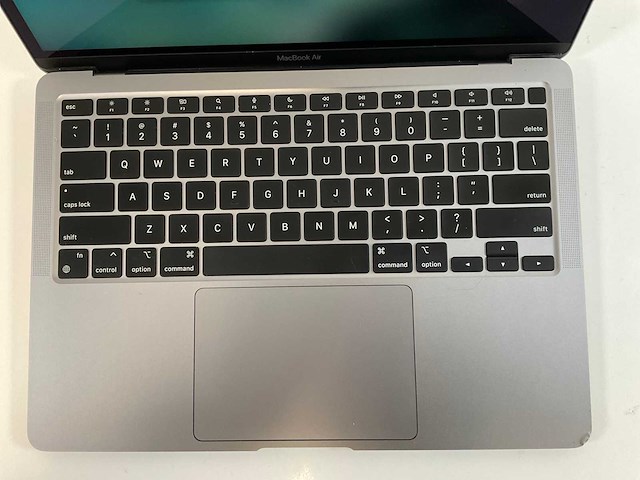 Apple macbook air 13”, apple m1, 8 gb ram, 251 gb nvme laptop - afbeelding 4 van  8