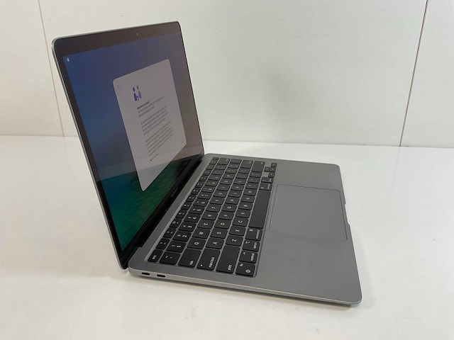 Apple macbook air 13”, apple m1, 8 gb ram, 251 gb nvme laptop - afbeelding 2 van  5