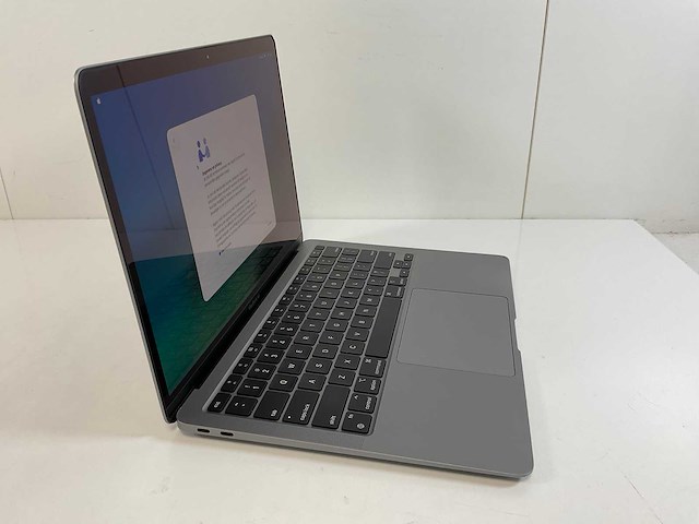 Apple macbook air 13”, apple m1, 8 gb ram, 251 gb nvme laptop - afbeelding 2 van  9