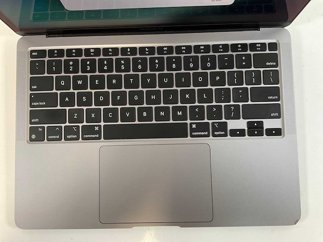 Apple macbook air 13”, apple m1, 8 gb ram, 251 gb nvme laptop - afbeelding 4 van  9