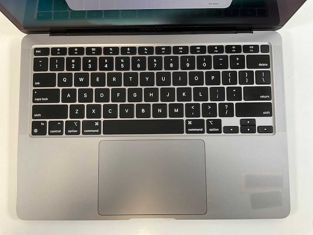 Apple macbook air 13”, apple m1, 8 gb ram, 251 gb nvme laptop - afbeelding 4 van  7