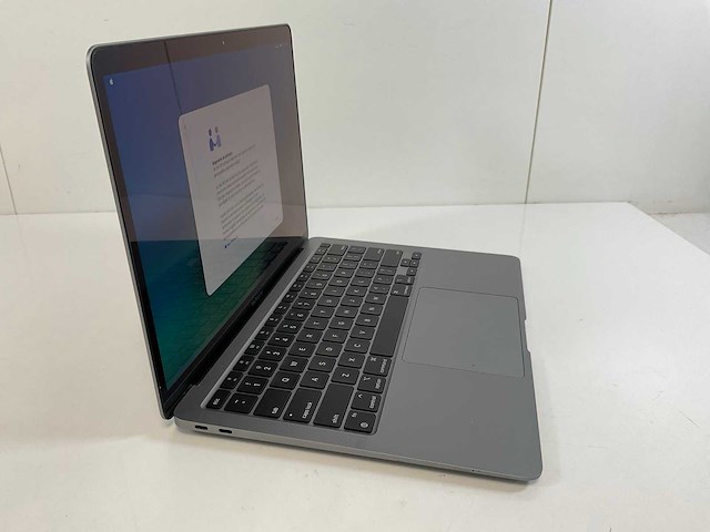 Apple macbook air 13”, apple m1, 8 gb ram, 251 gb nvme laptop - afbeelding 2 van  7