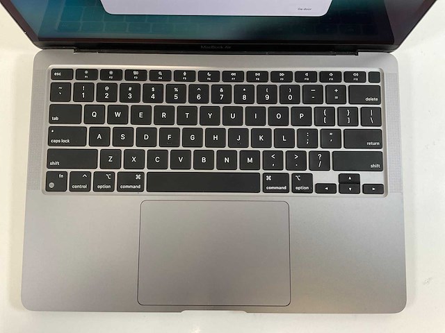 Apple macbook air 13”, apple m1, 8 gb ram, 251 gb nvme laptop - afbeelding 4 van  7