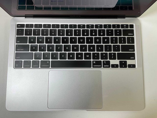 Apple macbook air 13”, apple m1, 8 gb ram, 251 gb nvme laptop - afbeelding 3 van  6