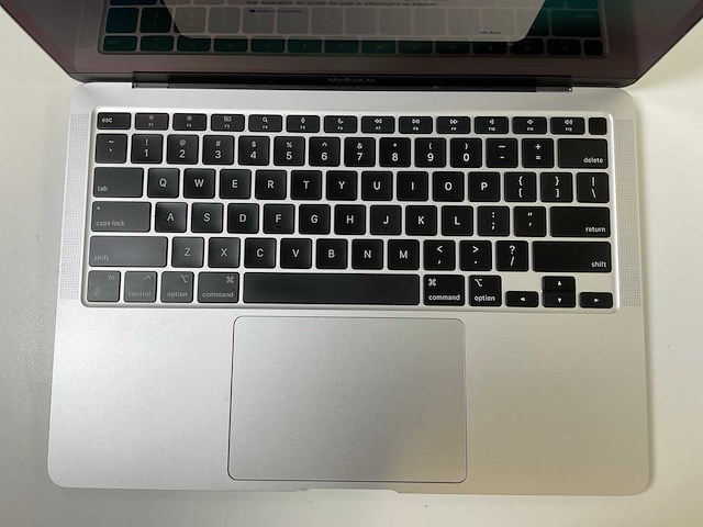 Apple macbook air 13”, apple m1, 8 gb ram, 251 gb nvme laptop - afbeelding 4 van  7
