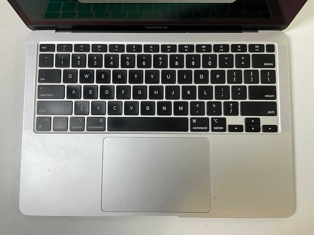 Apple macbook air 13”, apple m1, 8 gb ram, 251 gb nvme laptop - afbeelding 2 van  3