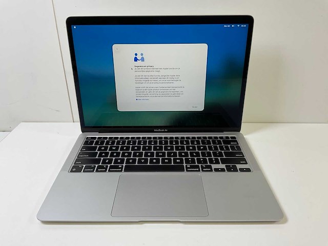 Apple macbook air 13”, apple m1, 8 gb ram, 251 gb nvme laptop - afbeelding 1 van  7