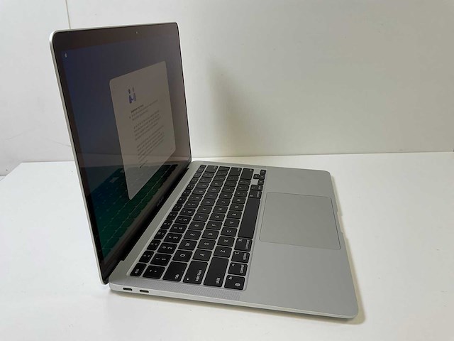 Apple macbook air 13”, apple m1, 8 gb ram, 251 gb nvme laptop - afbeelding 2 van  7