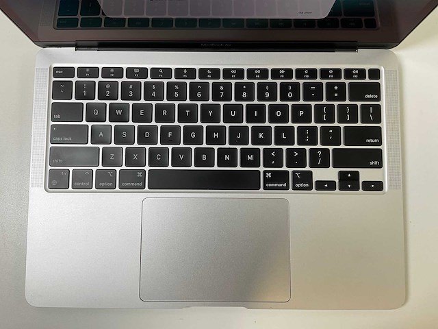Apple macbook air 13”, apple m1, 8 gb ram, 251 gb nvme laptop - afbeelding 4 van  7