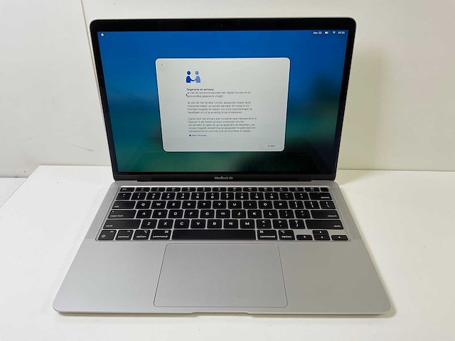 Apple macbook air 13”, apple m1, 8 gb ram, 251 gb nvme laptop - afbeelding 1 van  7