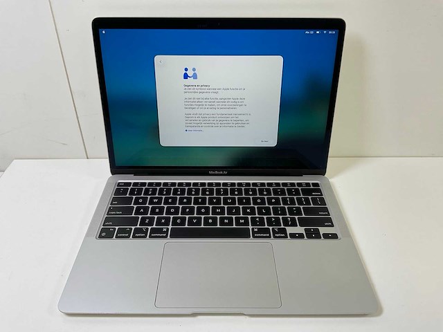Apple macbook air 13”, apple m1, 8 gb ram, 251 gb nvme laptop - afbeelding 1 van  7