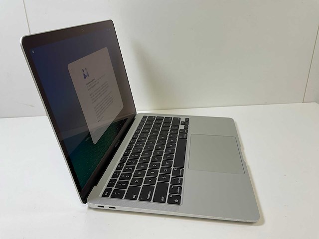 Apple macbook air 13”, apple m1, 8 gb ram, 251 gb nvme laptop - afbeelding 2 van  7
