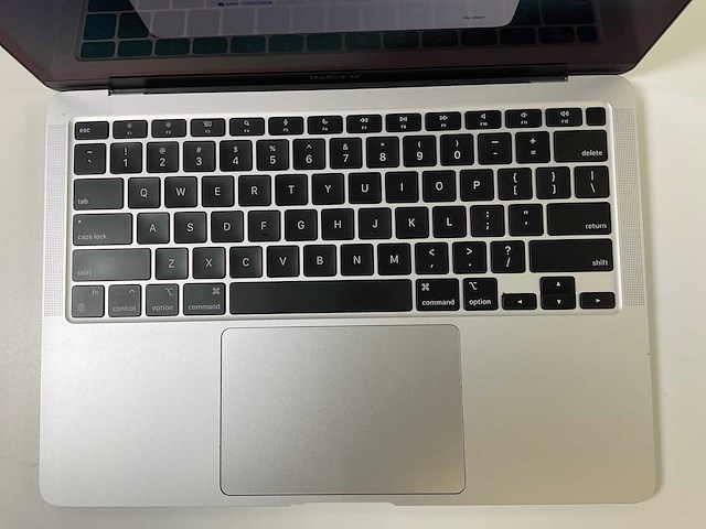 Apple macbook air 13”, apple m1, 8 gb ram, 251 gb nvme laptop - afbeelding 4 van  7