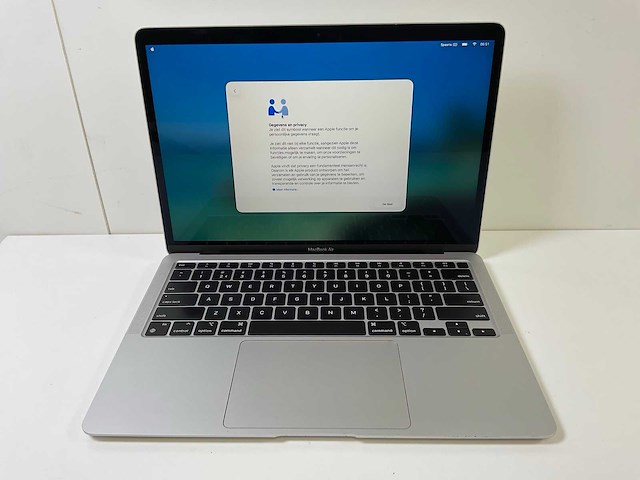 Apple macbook air 13”, apple m1, 8 gb ram, 251 gb nvme laptop - afbeelding 1 van  6