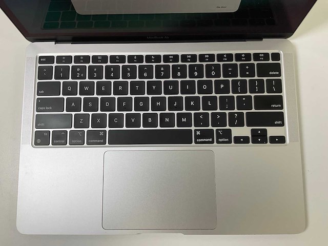 Apple macbook air 13”, apple m1, 8 gb ram, 251 gb nvme laptop - afbeelding 3 van  6
