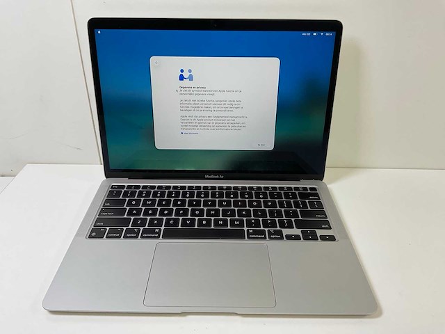Apple macbook air 13”, apple m1, 8 gb ram, 251 gb nvme laptop - afbeelding 1 van  7