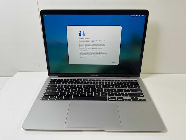 Apple macbook air 13”, apple m1, 8 gb ram, 251 gb nvme laptop - afbeelding 1 van  8