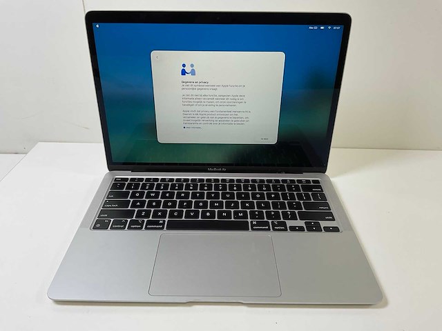 Apple macbook air 13”, apple m1, 8 gb ram, 251 gb nvme laptop - afbeelding 1 van  5