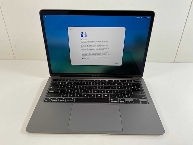 Apple macbook air 13”, apple m1, 8 gb ram, 256 gb nvme laptop - afbeelding 1 van  3