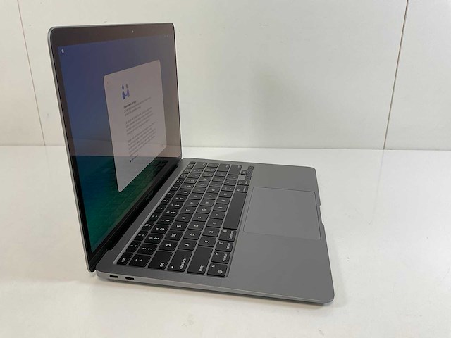 Apple macbook air 13”, apple m1, 8 gb ram, 256 gb nvme laptop - afbeelding 2 van  7