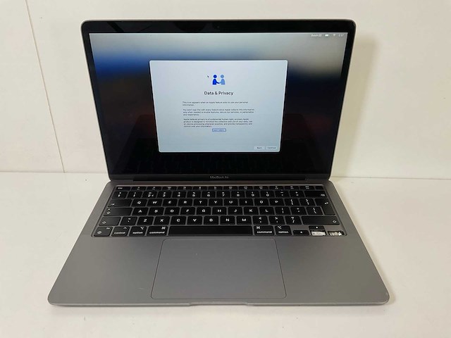 Apple macbook air 13”, apple m1 pro, 8 gb ram, 251 gb nvme laptop - afbeelding 1 van  8