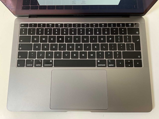 Apple macbook air 13”, core(tm) i5 8th gen, 16 gb, 251 gb nvme laptop - afbeelding 4 van  7