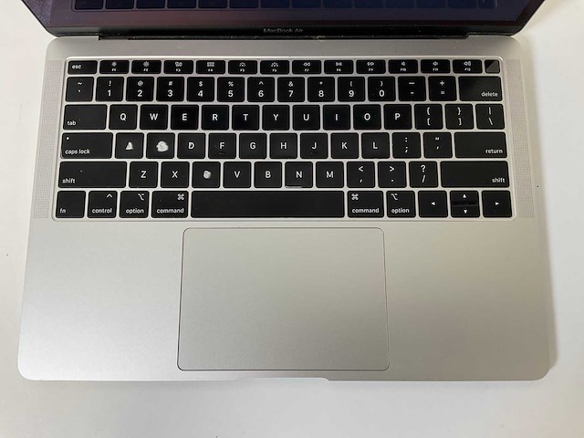 Apple macbook air 13”, core(tm) i5 8th gen, 16 gb, 500 gb nvme laptop - afbeelding 4 van  7