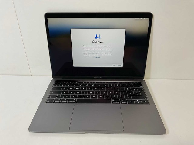 Apple macbook air 13”, dual-core intel i5, 8 gb ram, 121 gb nvme laptop - afbeelding 1 van  7