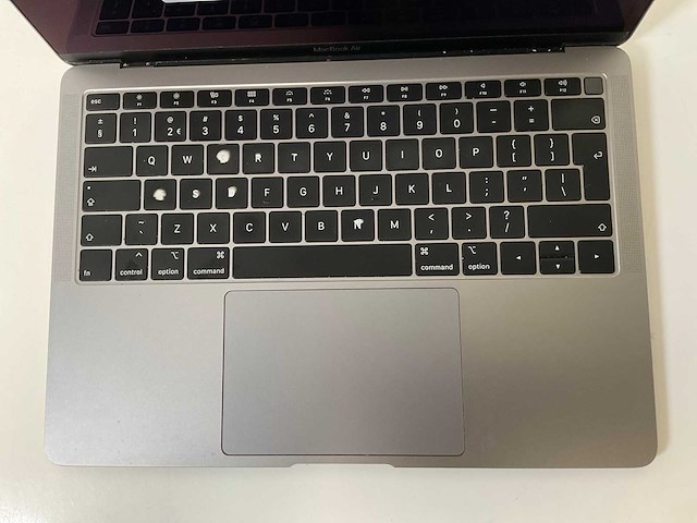 Apple macbook air 13”, dual-core intel i5, 8 gb ram, 121 gb nvme laptop - afbeelding 4 van  7