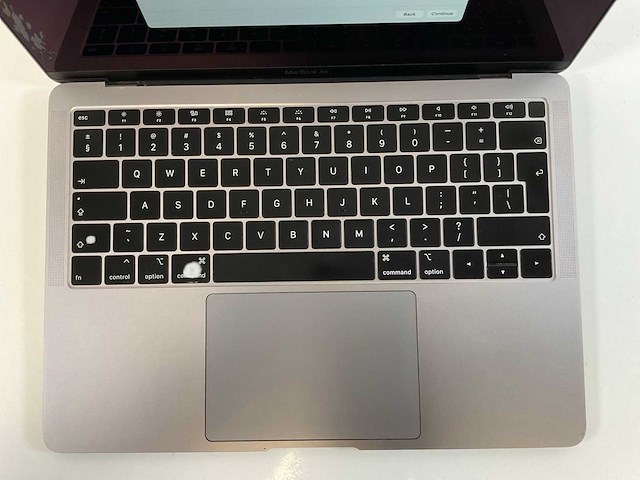 Apple macbook air 13”, dualcore i5, 8 gb ram, 121 gb nvme laptop - afbeelding 4 van  6