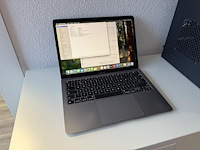 Apple macbook air 13 inch model a2337 emc 3698. werkgeheugen 16 gb - afbeelding 1 van  5