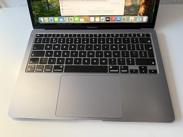 Apple macbook air 13 inch model a2337 emc 3698. werkgeheugen 16 gb - afbeelding 2 van  5