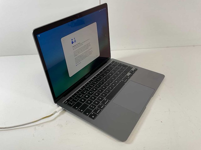 Apple macbook air 13.3”, apple m1, 16 gb ram, 251 gb nvme laptop - afbeelding 2 van  8