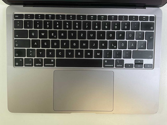 Apple macbook air 13.3”, apple m1, 16 gb ram, 251 gb ssd laptop - afbeelding 4 van  7