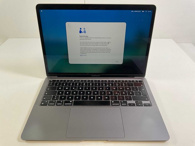 Apple macbook air 13.3”, apple m1, 16 gb ram, 251 gb ssd laptop - afbeelding 1 van  3