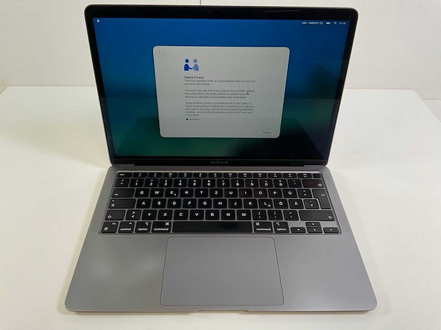 Apple macbook air 13.3”, apple m1, 16 gb ram, 251 gb ssd laptop - afbeelding 1 van  7