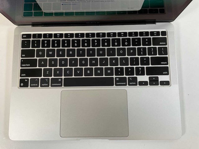 Apple macbook air 13.3”, apple m1, 16 gb ram, 256 gb nvme laptop - afbeelding 4 van  5