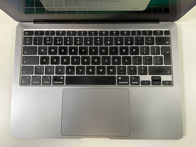 Apple macbook air 13.3”, apple m1, 16 gb ram, 500 gb nvme laptop - afbeelding 1 van  2