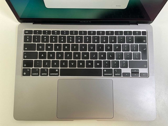 Apple macbook air 13.3“, apple m1 , 16 gb ram , 500 gb nvme laptop - afbeelding 4 van  7