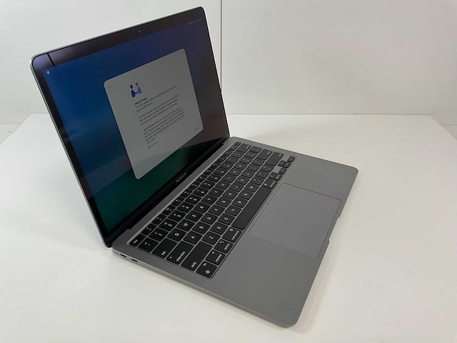 Apple macbook air 13.3”, apple m1, 8 gb ram, 251 gb ssd laptop - afbeelding 1 van  5