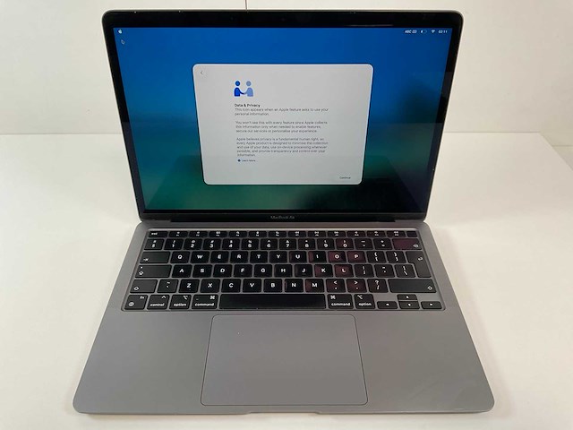 Apple macbook air 13.3”, apple m1, 8 gb ram, 251 gb ssd laptop - afbeelding 1 van  6