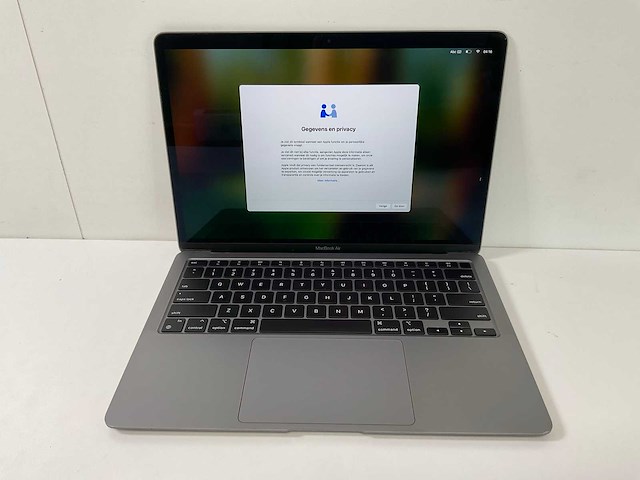 Apple macbook air 13.3”, apple m1, 8 gb ram, 256 gb ssd laptop - afbeelding 1 van  10