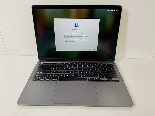 Apple macbook air 13.3”, apple m1, 8 gb ram, 256 gb ssd laptop - afbeelding 1 van  7