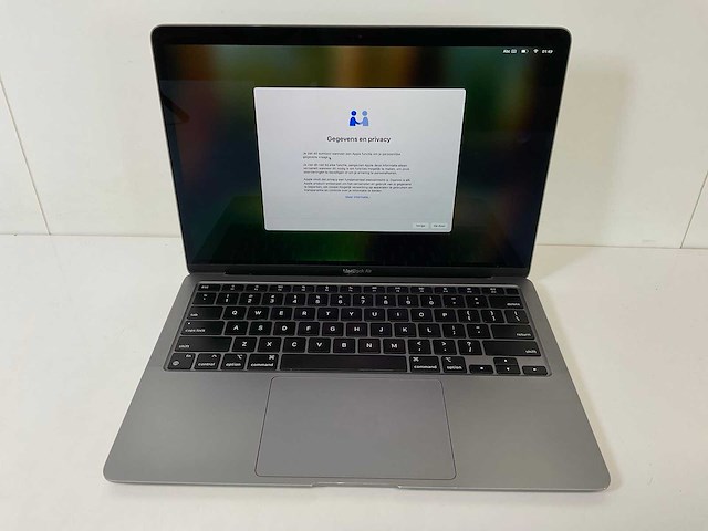 Apple macbook air 13.3”, apple m1, 8 gb ram, 256 gb ssd laptop - afbeelding 1 van  7