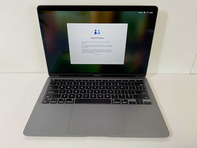 Apple macbook air 13.3”, apple m1, 8 gb ram, 256 gb ssd laptop - afbeelding 1 van  7