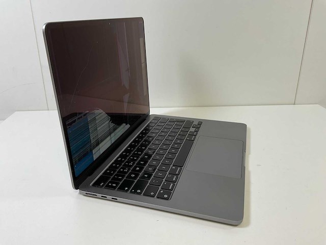 Apple macbook air 13.3”, apple m2, 8 gb ram, 500 gb nvme laptop - afbeelding 1 van  3
