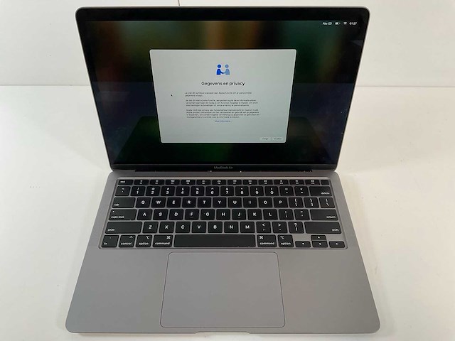 Apple macbook air 13.3”, core(tm) i3 10th gen, 8 gb ram, 256 gb nvme laptop - afbeelding 1 van  7